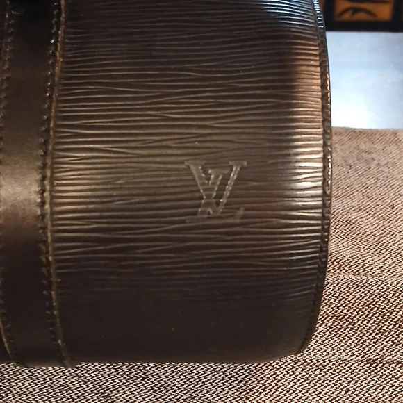 AUTHENTIC LOUIS VUITTON BLACK EPI SET HANDBAG - Picture 2 of 16